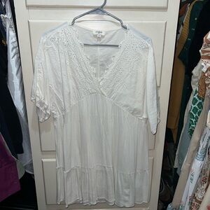 Umgee White Eyelet V-Neck Blouse